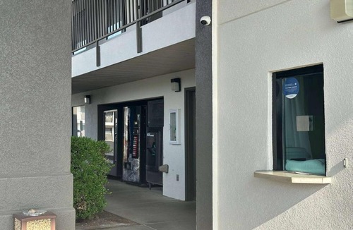 Monroe Hotel | Super 8 by Wyndham Monroe