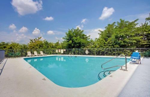 Talbot's Corner Hotel | Super 8 by Wyndham Nashville/Dntn/Opryland Area