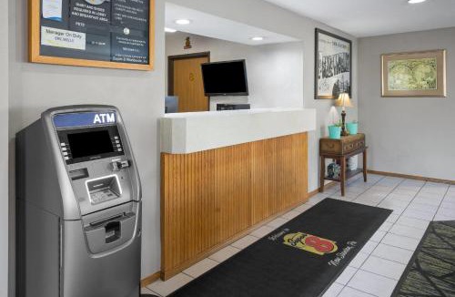 New Stanton Hotel | Super 8 by Wyndham New Stanton