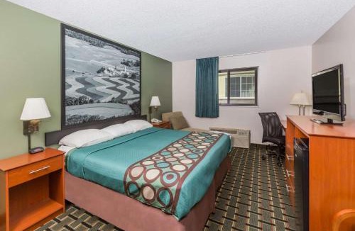 Osceola Hotel | Super 8 by Wyndham Osceola IA