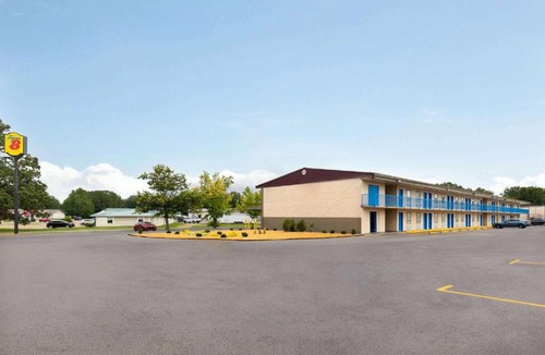 Paducah Hotel | Super 8 by Wyndham Paducah I-24 Exit 4