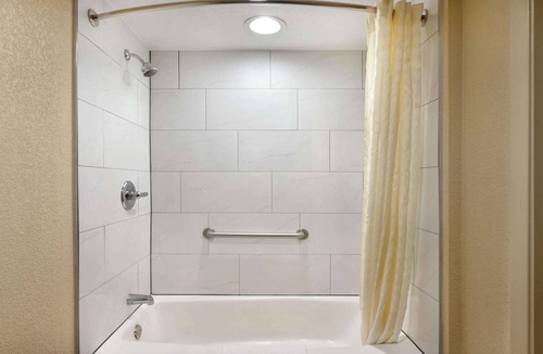 Ruston Hotel | Super 8 by Wyndham Ruston