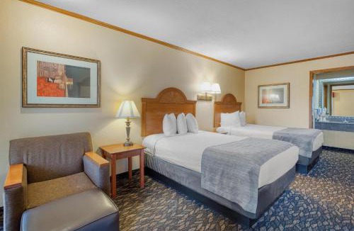 Kansas City Hotel | SureStay by Best Western Kansas City Country Inn North