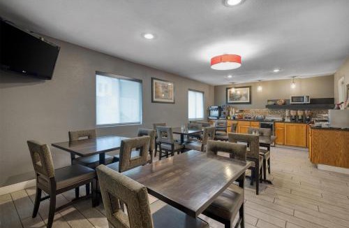 Kansas City Hotel | SureStay by Best Western Kansas City Country Inn North