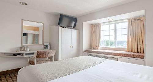 Christiansburg Hotel | SureStay Hotel by Best Western Christiansburg Blacksburg