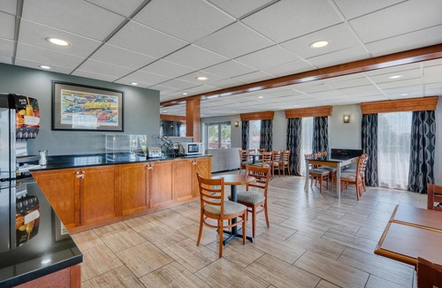 Bowling Green Hotel | SureStay Hotel by Best Western Bowling Green North