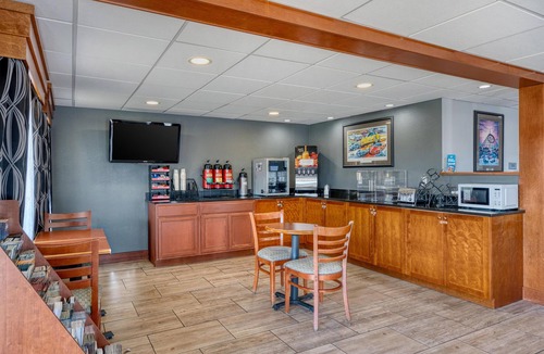 Bowling Green Hotel | SureStay Hotel by Best Western Bowling Green North