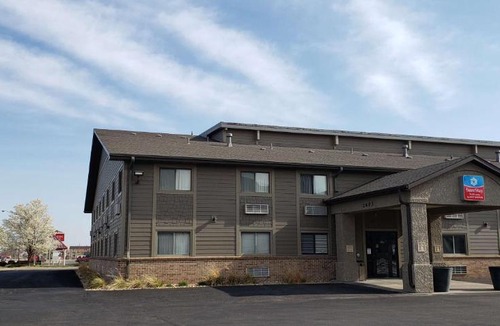 Grand Island Hotel | SureStay Plus Hotel by Best Western Grand Island
