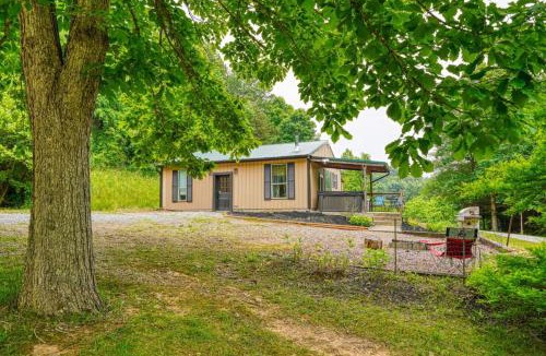 South Bloomingville House | Swaying Pines Cabin w/EV Charger