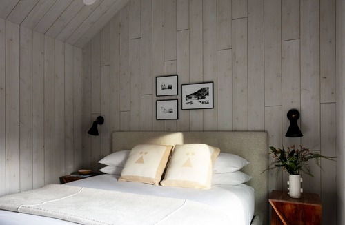 Stowe Area Hotel | Tälta Lodge, A Bluebird by Lark