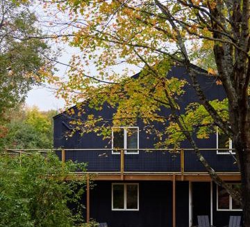 Stowe Area Hotel | Tälta Lodge, a Bluebird by Lark