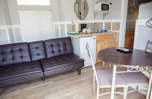 Sevier Apartment | T-09) Southern Pacific