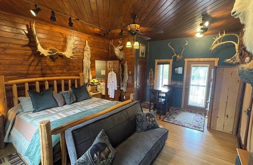 Susitna North Cabin | Talkeetna Denali View Lodge and Cabins