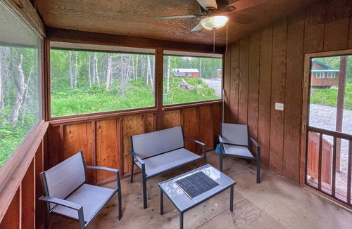 Susitna North Cabin | Talkeetna Wilderness Lodge - Luxury King Cabins