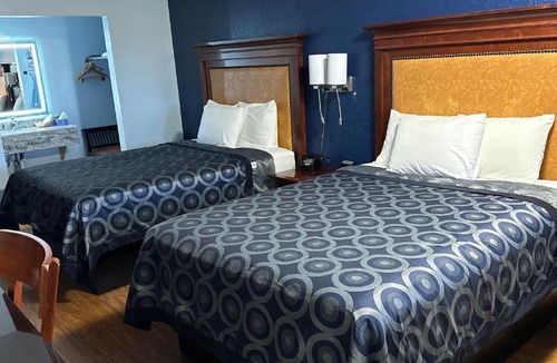 Frederick Hotel | Tanglewood Motel