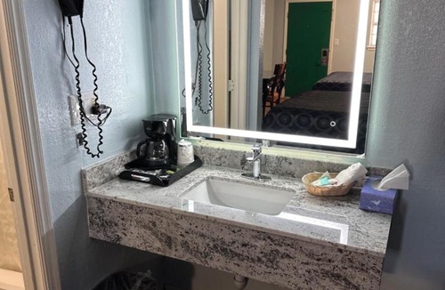 Frederick Hotel | Tanglewood Motel