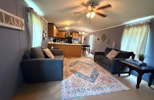Deersville House | Tappan Lake camping home Rocky Road Retreats