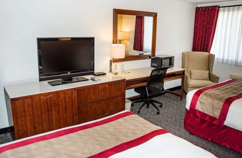 Cedar City Hotel | Taste the Adventure from Our 4 Convenient Units! Free Breakfast, Pool Access!