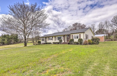 Westmoreland House | Tasteful Country Home on 5 Acres ~ 3 Mi to Lake!