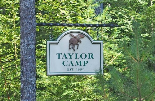 Sullivan Cabin | Taylor Camp on Tunk Lake nLakeside Log Cabinn4 Bedrooms - Sleeps 10