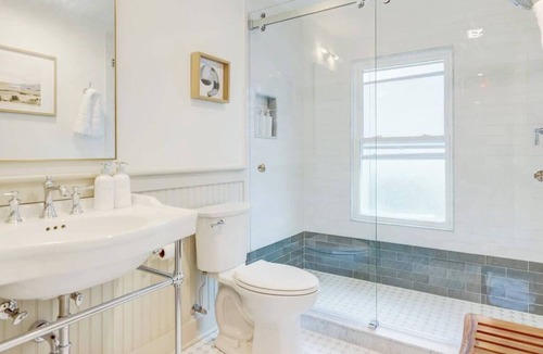 North Downtown Hotel | The 200 South St Boutique Hotel w/Pool
