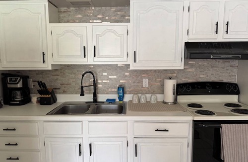 Goshen Apartment | The 5-Star Peaceful Pool Retreat Only 5 mins from Legoland
