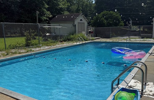 Goshen Apartment | The 5-Star Peaceful Pool Retreat Only 5 mins from Legoland