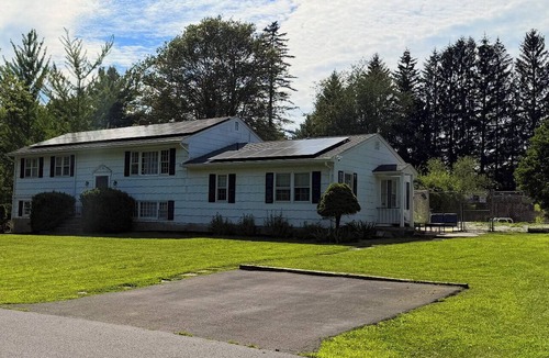 Goshen Apartment | The 5-Star Peaceful Pool Retreat Only 5 mins from Legoland