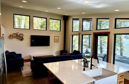 North Douglas House | The Alpenglow: Waterfront Escape Private Hot Tub