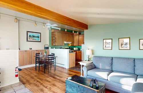 Stonington Apartment | The American Eagle - Inn on the Harbor