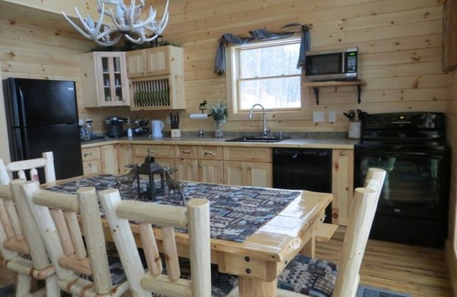 Sunday River Area House | The Artist's Cabin at Powder Ridge Overlooking Sunday River SKI PARKING PASS