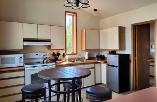 Haines Apartment | The Attic- Second Floor Apartment, Private Deck With A View, Downtown