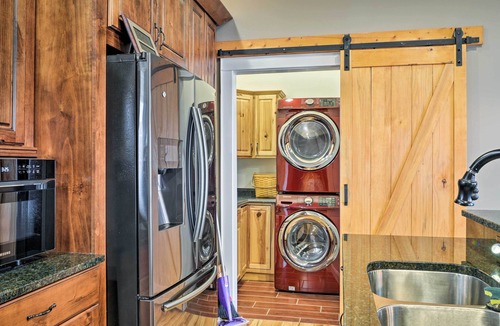 Caldwell House | The Barn House: Caldwell Mtn Retreat w/Hot Tub!