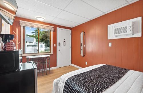 Wells Hotel | The Beaches Guestrooms and Cottages