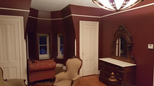 East Hampton Bed & Breakfast | The Bevin House B&B