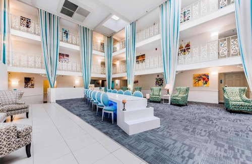 Blue Ash Hotel | The Blu Hotel Blue Ash Cincinnati, an Ascend Collection Hotel