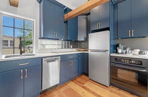 Rockport Apartment | The Bookstore · Private Parking · King Beds · Downtown Rockport