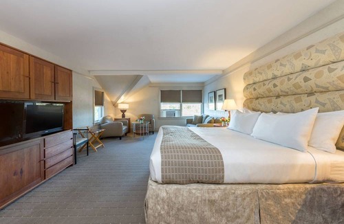 Kennebunkport Hotel | The Breakwater Inn and Spa