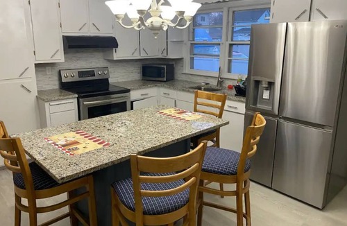 Hartford House | The “Brick Haven” central to downtown Hartford