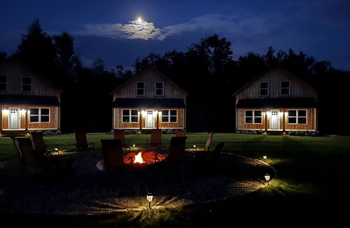 Tamworth Cabin | The Cabins at Timber Ridge - 6 Cabin Group Retreat - Weddings, Reunions, Clubs