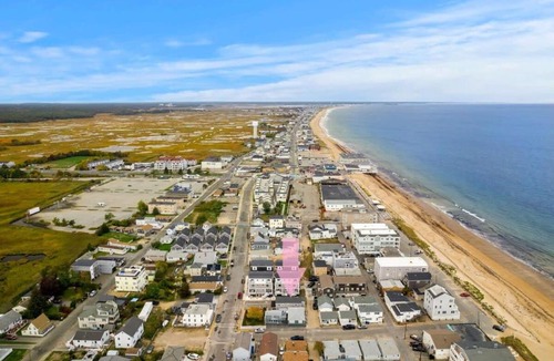 Salisbury Beach Apartment | The Cammie Cabana Pet Friendly Steps to Beach