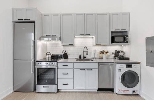 Olde Towne East Apartment | The Capital Loft: Work-Ready Long-Term Retreat