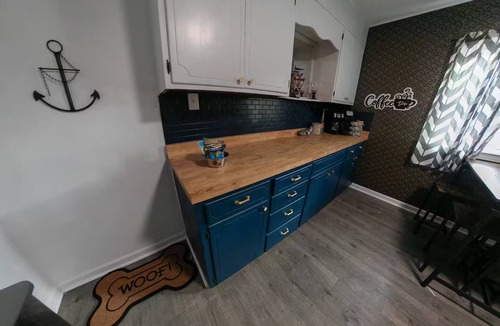 Warrensburg House | The Captain’s Anchor