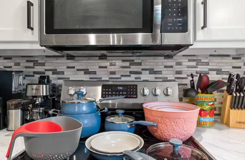 Carrollton House | The Carrollton Retreat | Pets Welcome