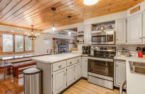 Montgomery Center Ski Chalet | The Chalet Getaway