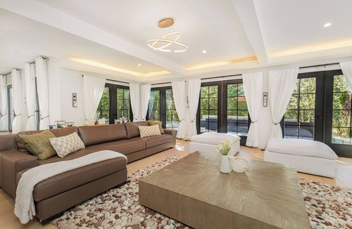 Dedham House | The Charles Château Private Estate 6 Bedrooms, 5+ Bathrooms, Sleeps 14