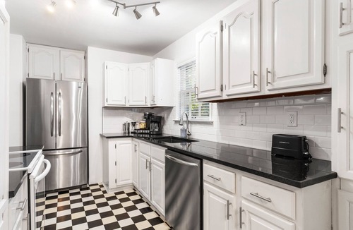 Roeland Park House | The Checkmate - Adorable Roeland Park Ranch + Pet Friendly!