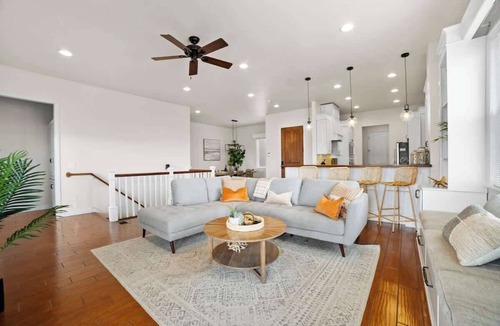 Page House | The Cliff Dweller - 3400sf, 50-Mile Views, Hot Tub
