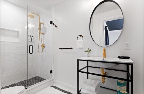 Salem Hotel | The Coach House