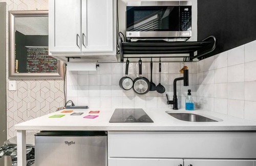 Victorian Village Apartment | The Codebase—ProgrammerThemed Studio in ShortNorth